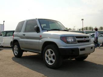 1999 Mitsubishi Pajero iO Pictures