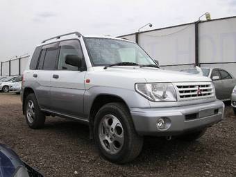 1999 Mitsubishi Pajero iO Images