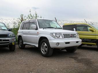 1999 Mitsubishi Pajero iO Photos