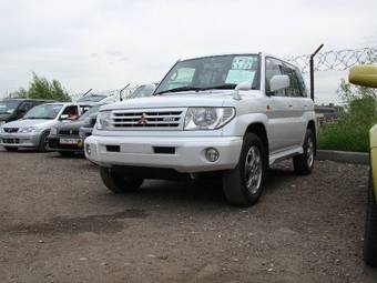 1999 Mitsubishi Pajero iO Pictures