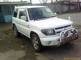 1999 Mitsubishi Pajero iO Photos