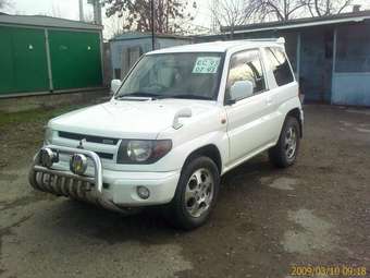 1999 Mitsubishi Pajero iO Pictures