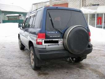 1999 Mitsubishi Pajero iO Pics