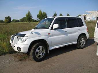 1999 Mitsubishi Pajero iO Pictures