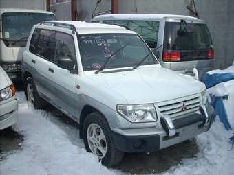 1999 Mitsubishi Pajero iO Images
