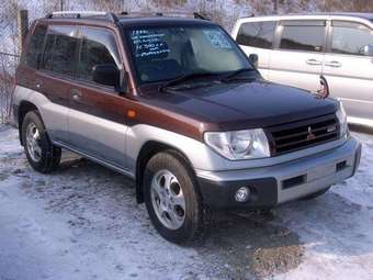 1999 Mitsubishi Pajero iO Pictures