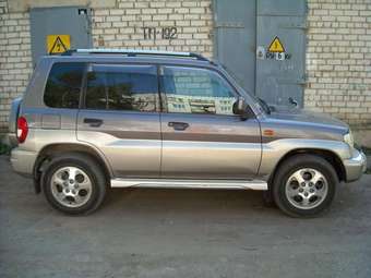 1999 Mitsubishi Pajero iO