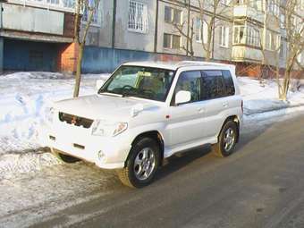 1999 Mitsubishi Pajero iO Photos
