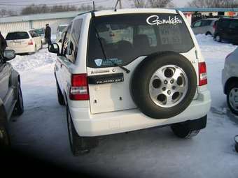 1999 Mitsubishi Pajero iO Pictures