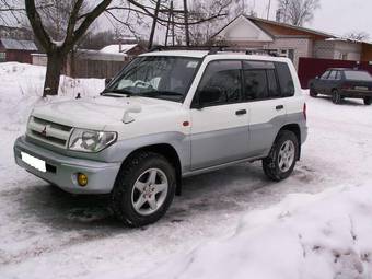 1999 Mitsubishi Pajero iO Images