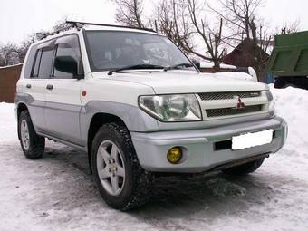 1999 Mitsubishi Pajero iO Pictures