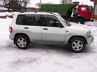 1999 Mitsubishi Pajero iO Pics