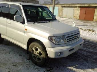 1999 Mitsubishi Pajero iO Pictures