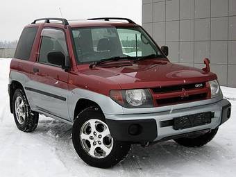 1999 Mitsubishi Pajero iO Photos