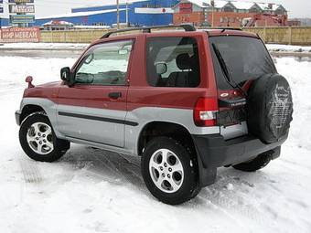1999 Mitsubishi Pajero iO Pictures