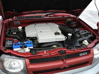 1999 Mitsubishi Pajero iO Photos