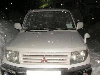 1999 Mitsubishi Pajero iO Pictures