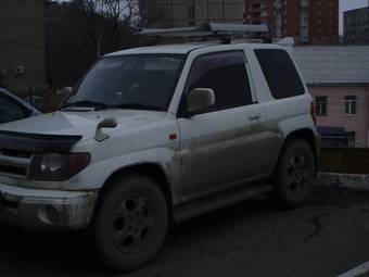 1999 Mitsubishi Pajero iO Photos