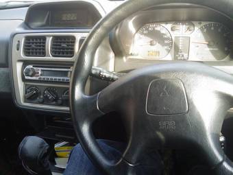 1999 Mitsubishi Pajero iO Images