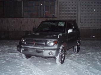 1999 Mitsubishi Pajero iO Pictures