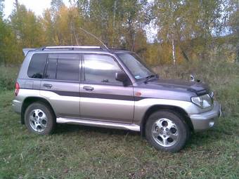 1999 Mitsubishi Pajero iO Photos