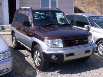 1999 Mitsubishi Pajero iO Pics