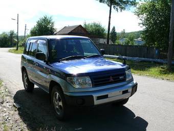 1999 Mitsubishi Pajero iO Pictures