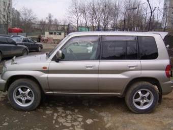 1999 Mitsubishi Pajero iO Pics