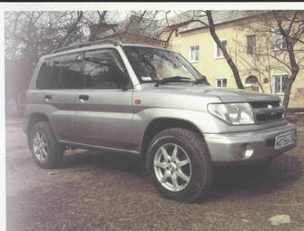 1999 Mitsubishi Pajero iO Photos