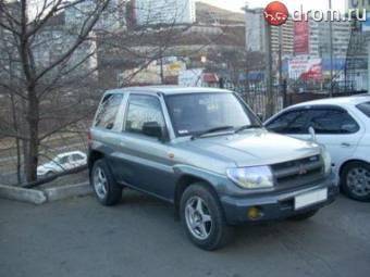 1999 Mitsubishi Pajero iO