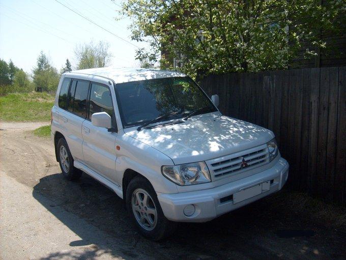 1999 Mitsubishi Pajero iO