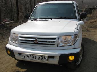 1999 Mitsubishi Pajero iO Pictures