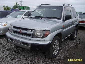 1999 Mitsubishi Pajero iO Photos