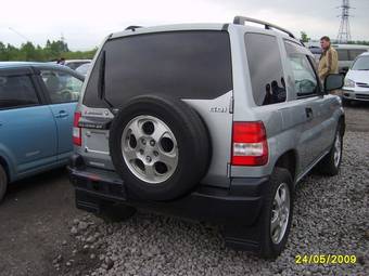 1999 Mitsubishi Pajero iO Pictures