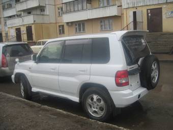 1999 Mitsubishi Pajero iO Photos