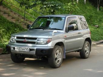 1999 Mitsubishi Pajero iO Wallpapers