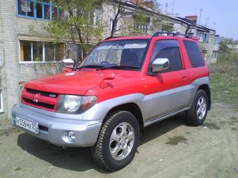 1999 Mitsubishi Pajero iO Images