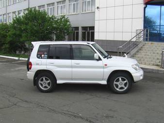 1999 Mitsubishi Pajero iO Photos