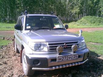 1999 Mitsubishi Pajero iO Pictures