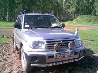 1999 Mitsubishi Pajero iO Pictures