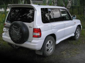 1999 Mitsubishi Pajero iO Pictures