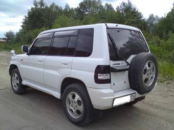 1999 Mitsubishi Pajero iO Pics