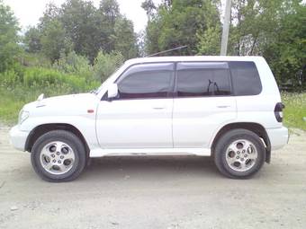 1999 Mitsubishi Pajero iO Pictures