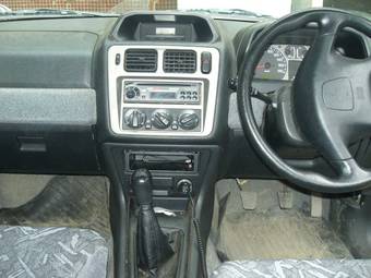 1999 Mitsubishi Pajero iO Pics