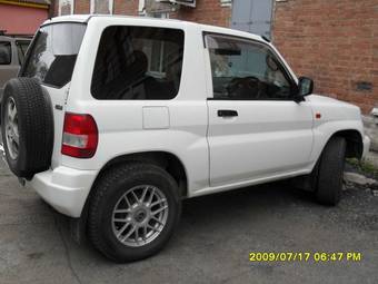 1999 Mitsubishi Pajero iO Pictures