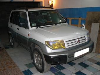 1999 Mitsubishi Pajero iO