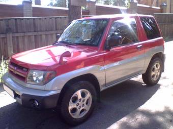 1999 Mitsubishi Pajero iO Pictures