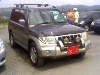 1999 Mitsubishi Pajero iO Pictures