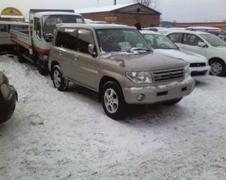 1999 Mitsubishi Pajero iO