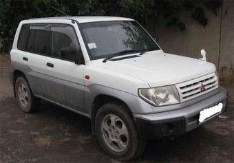 1999 Mitsubishi Pajero iO Pictures